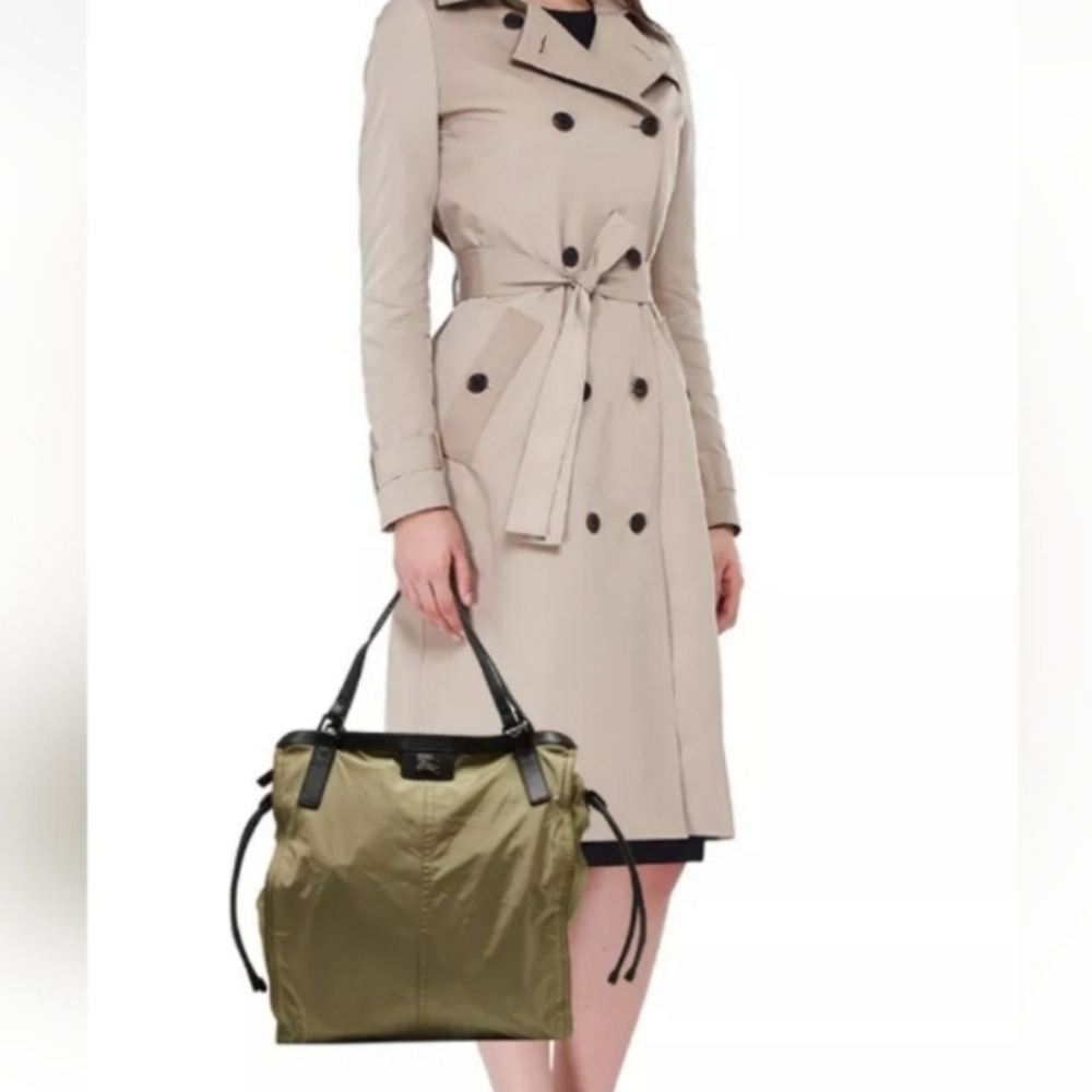 🖤Burberry Olive Green nylon Buckleigh Tote🖤
